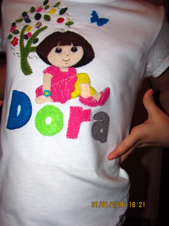 Tricou "DORA"